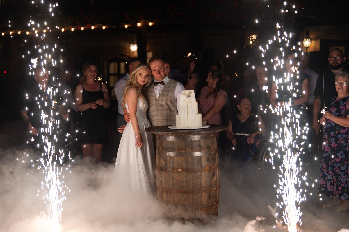 Sale weselne w województwie kujawsko-pomorskim: jak światło wpływa na zdjęcia